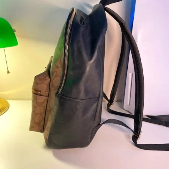 Coach Backpack mutt pocket black and brown with gold zippers - Picture 2 of 4